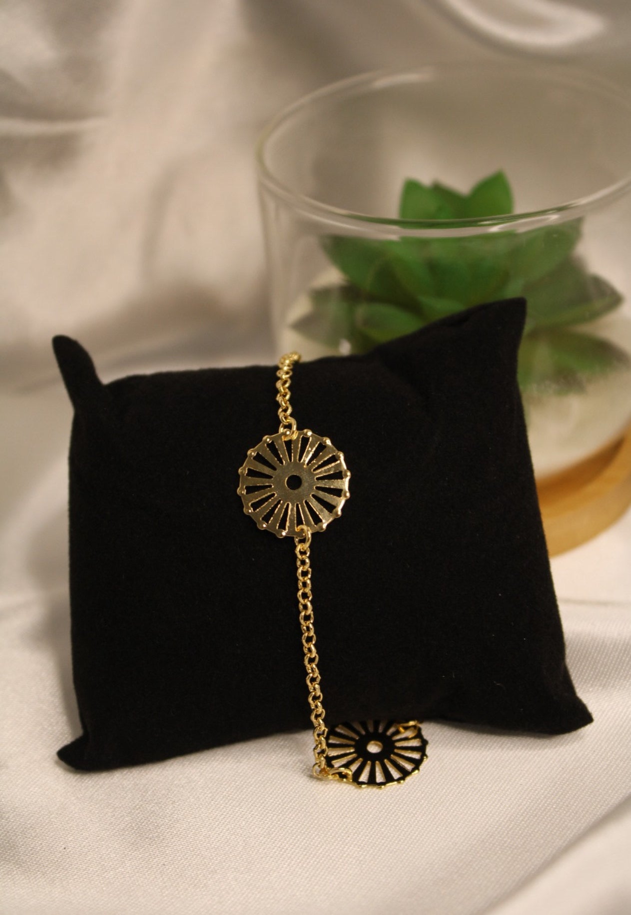 18K Gold Flower Bracelet