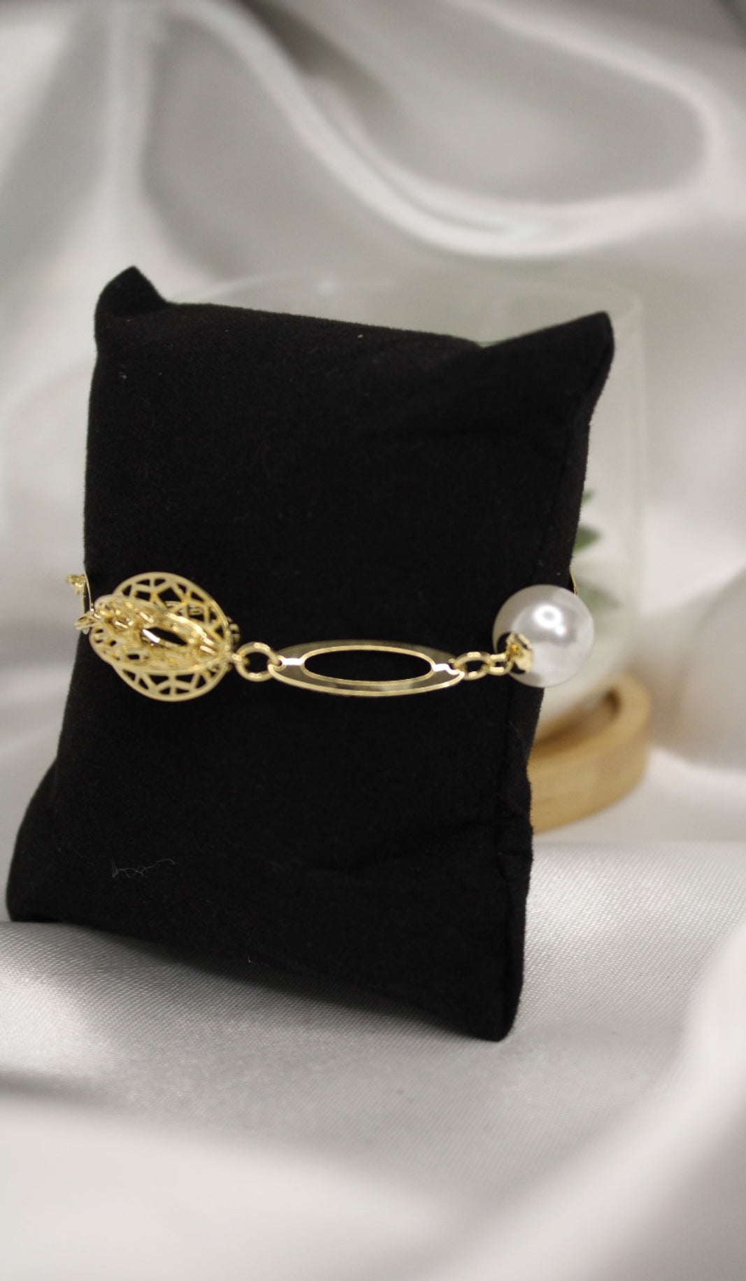 18k gold plated Bracelet pearl balls.