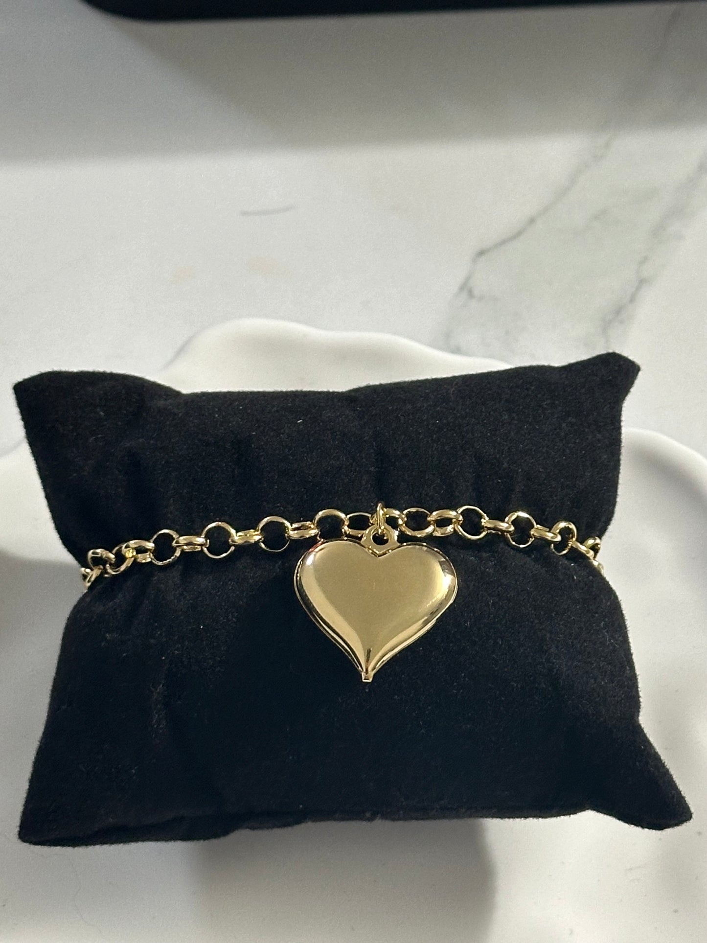 18 k gold plated Bracelet with portugueses links and heart pendant